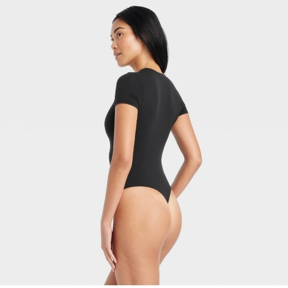 Auden Women's Luxury Collection 4 Way Stretch Short Sleeve Bodysuit Black - Picture 2 of 6